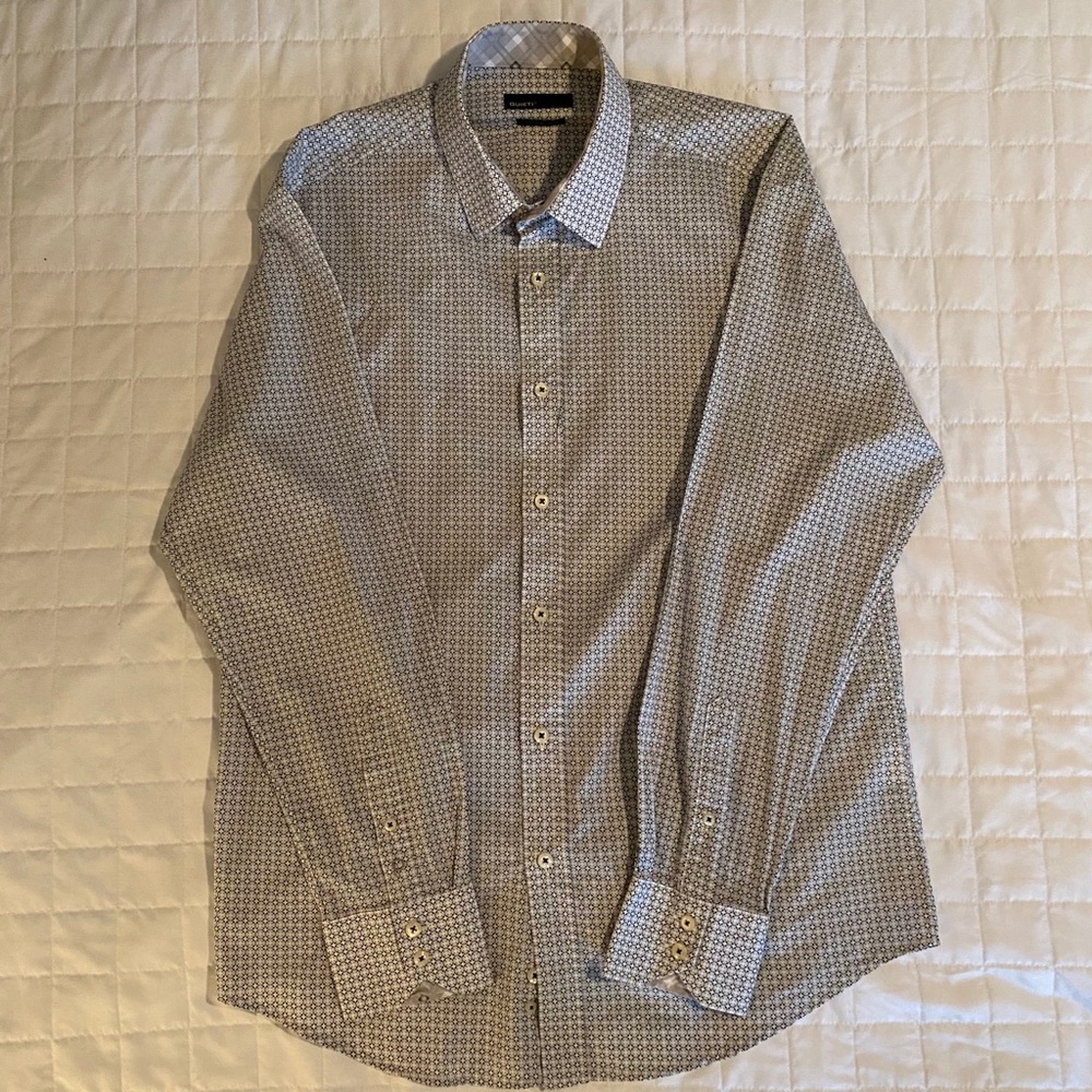 Men’s light weight dress/casual shirt